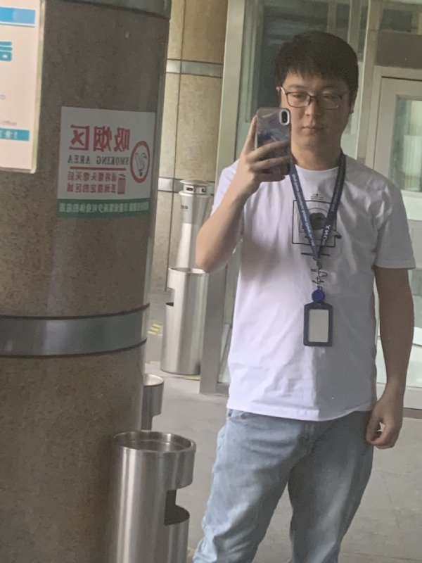 潜伏的第一张照片--贵港相亲服务中心