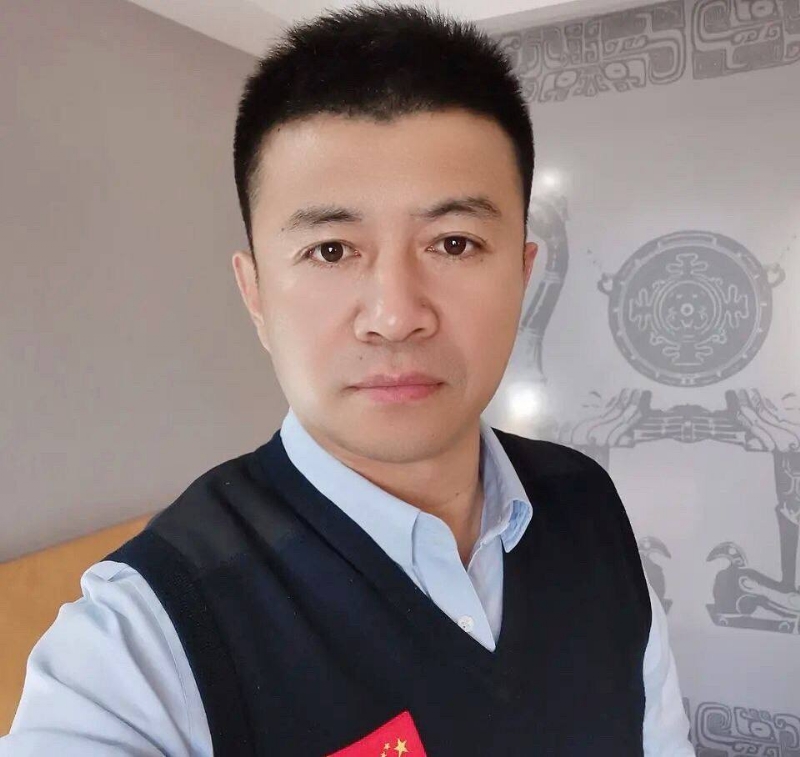 生在红旗下的第一张照片--贵港相亲服务中心