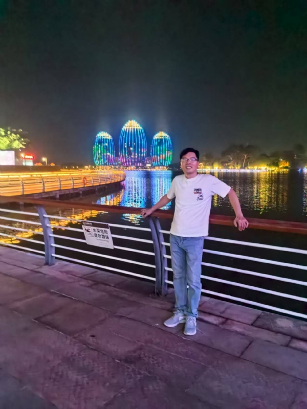 千年老妖的第一张照片--贵港相亲服务中心