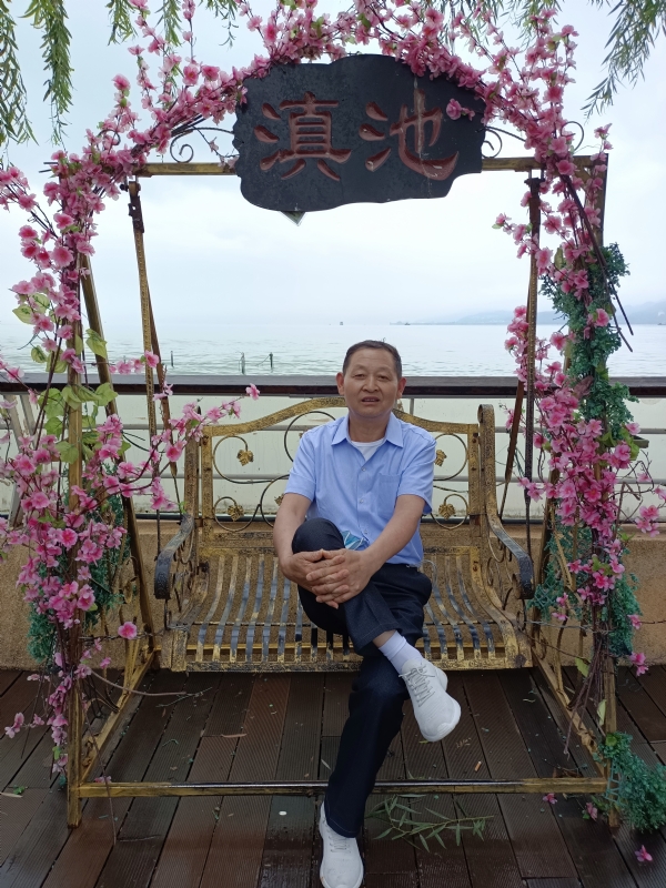 奋斗的第一张照片--贵港相亲服务中心