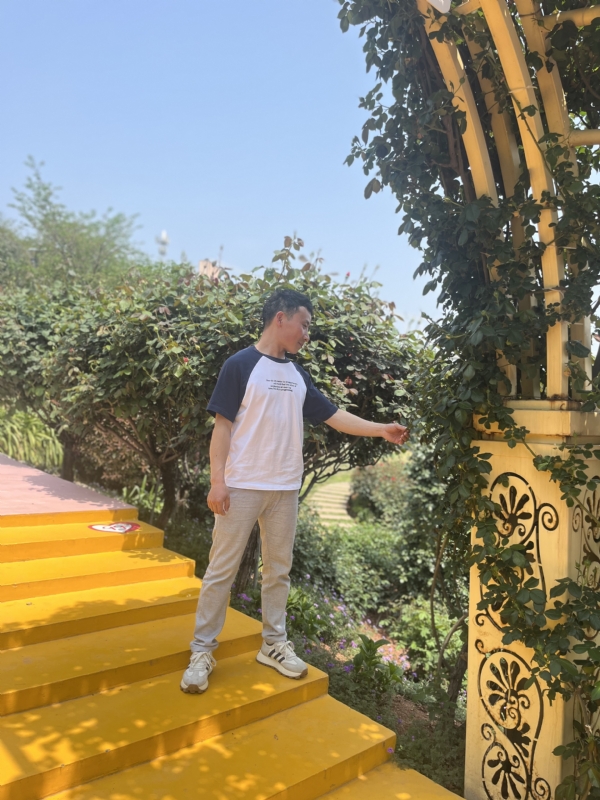 罗湘的第一张照片--贵港相亲服务中心