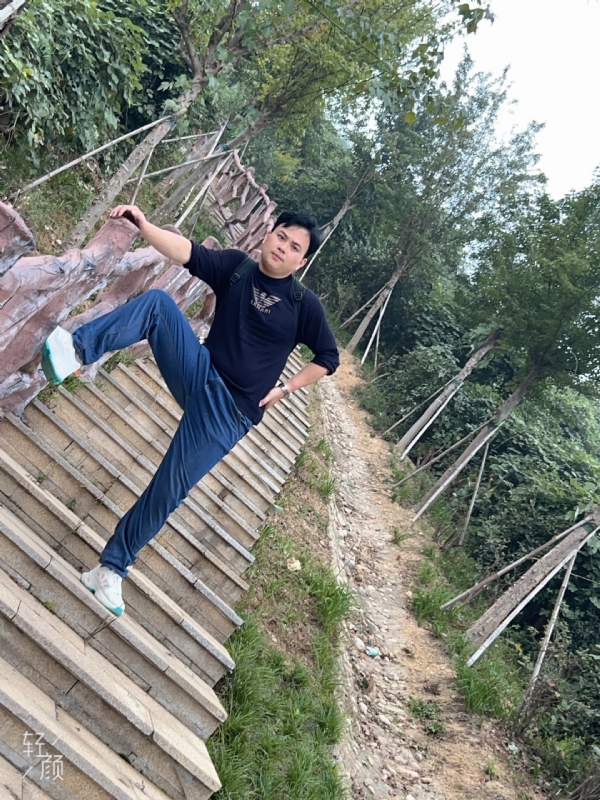 择一人白头偕老的第二张照片--贵港相亲服务中心