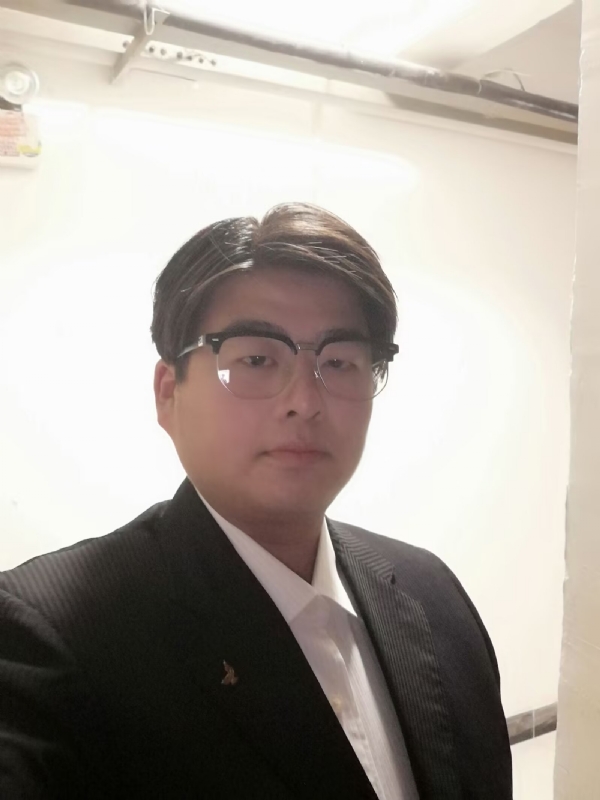 孤独一人的第一张照片--贵港相亲服务中心