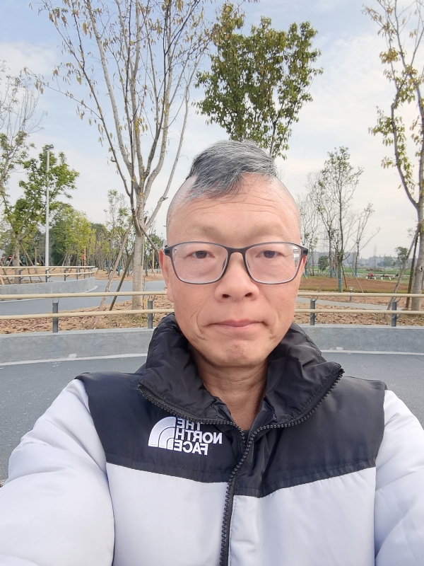 做喜欢的事的第一张照片--贵港相亲服务中心