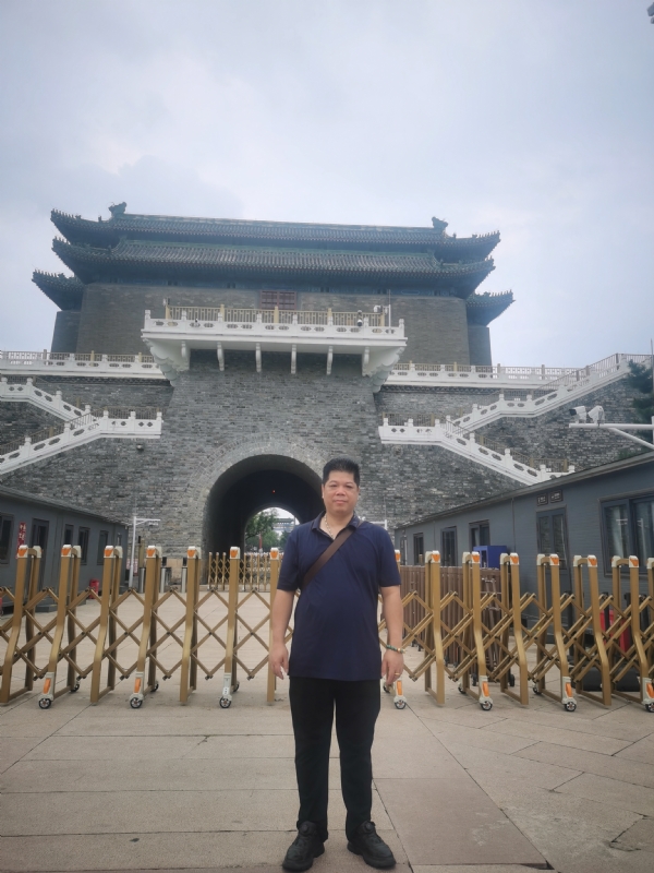 伟哥的第一张照片--贵港相亲服务中心