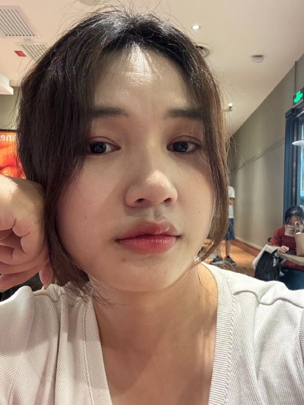 粉墨的第一张照片--贵港相亲服务中心