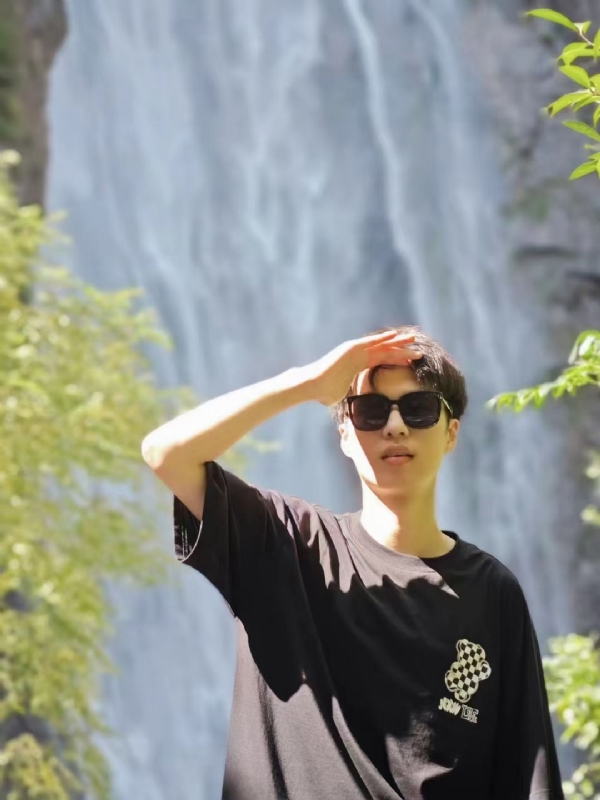 大橙子的第一张照片--贵港相亲服务中心